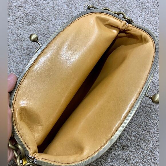 Vintage Style Handcrafted Genuine Leather Floral Printed Kisslock Handbag Set - Picture 15 of 16